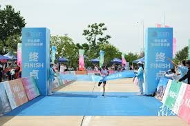 第61分钟，切尔西换上利亚姆·德拉普和约雷尔·哈托，换下若昂·佩德罗和乔什·阿钱庞。场上比分1-0。 来源：City Xtra